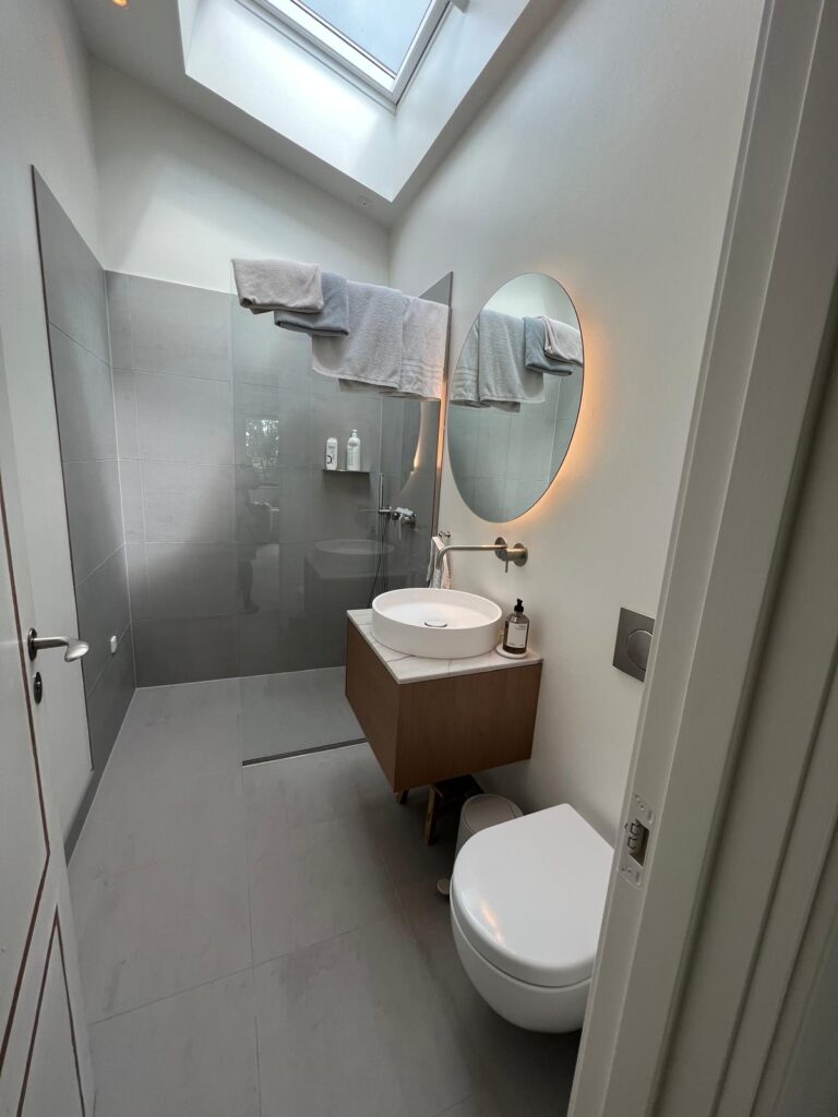 Renoveret og istandsat Badeværelse